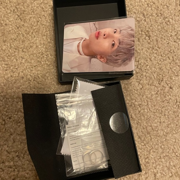 BTS Official ARMY Rings With Photocards - Picture 4 of 8